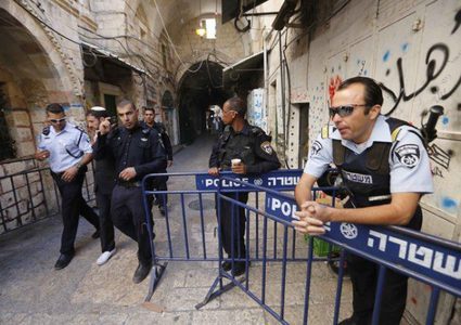 الاحتلال يفرج عن 5 فلسطينيين بشرط الإبعاد عن الأقصى أسبوعين