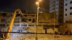 آليات الاحتلال تهدم منزل عائلة الشهيد علي خليفة