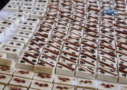 هويدا أبو يعقوب تبدع بصناعة الصابون من زيت الزيتون