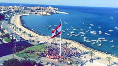 الواتساب الشرارة التي أطلقت الثورة في لبنان