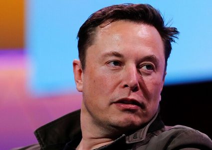 إيلون موسك يرسل أولى تغيردات الإنترنت الفضائي