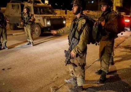 اعتقالات ومداهمات بالضفة