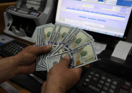 صرف 100دولار لـ75 ألف أسرة بغزة الأحد