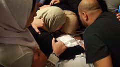 جماهير غفيرة تشيع جثمان الشاب فراس الشايب في نابلس