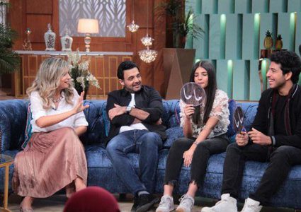 ظهور مميز لعائلة نجل الفنان محمود ياسين مع منى الشاذلي