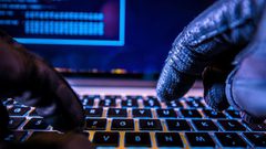 موسكو تعلق على تقارير "اختراق المخترقين"