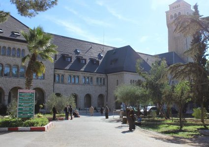 "إدارة المُطًّلع": المديونية دفعتنا لوقف علاج مرضى السرطان