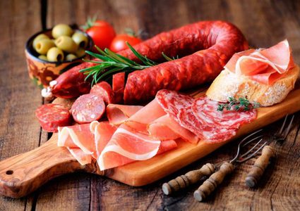 دراسة: الأطعمة الغنية بالدهون تزيد خطر الزهايمر