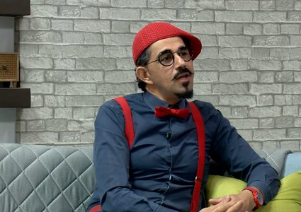 عمو خميس.... مشوار 16 عاماً مع الأطفال