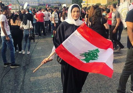 لبنان....فنانون يدعمون الثورة الشعبية