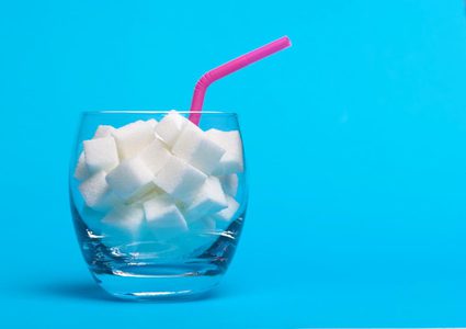 ما هي مخاطر السكر المضاف.. والحدود الآمنة لاستخدامه ؟