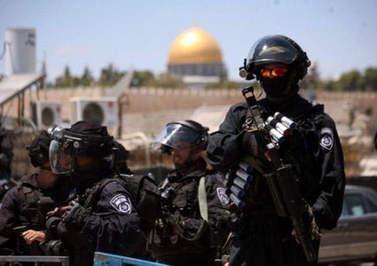 الاحتلال يفرج عن مواطنين من العيسوية بشروط