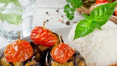 لفائف الباذنجان باللحم