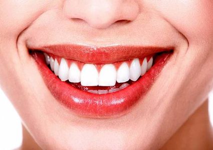 أهم العناصر الغذائية للمحافظة على صحة أسنانك