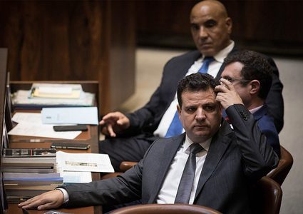 لقاء بين غانتس وعودة الخميس المقبل