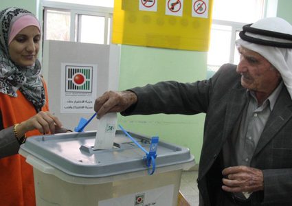 فتح: نأمل أن لا يتم وضع العراقيل أمام الانتخابات