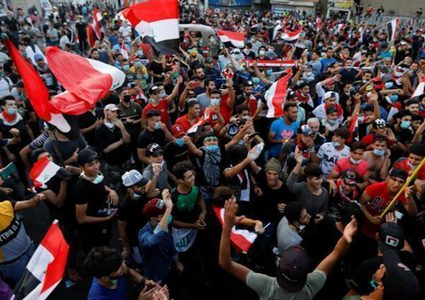 آلاف العراقيين يواصلون الاحتجاج لليوم الرابع على التوالي