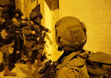 حملة اعتقالات ومداهمات بالضفة