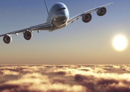 هبوط اضطراري لطائرة بعدما سقط أحد إطاراتها