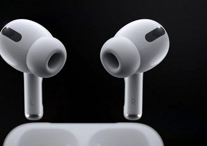 مستخدمو تويتر يسخرون من سماعات أبل الجديدة