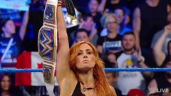 "WWE" تنظم مباراة مصارعة نسائية في السعودية