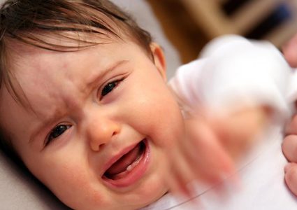 كيف تخففين متاعب التسنين لدى طفلك؟