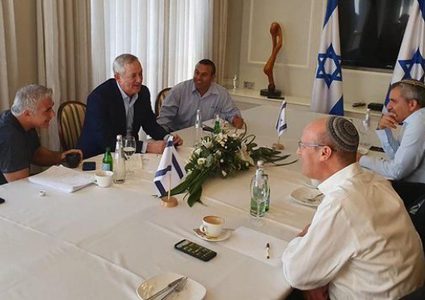 انتهاء اجتماع حزبي أزرق ابيض والليكود بالفشل