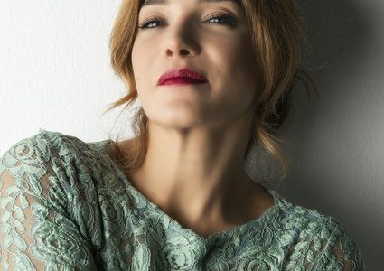 ندى بو فرحات تنهار من البكاء على الهواء