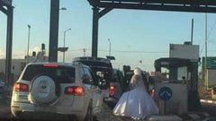 قوات الاحتلال تحتجز عروسين على حاجز "الكونتينر"