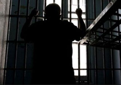 أربعة أسرى يدخلون أعواما جديدة في سجون الاحتلال