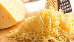 ما هو أصل جبنة الموتزاريلا ؟