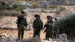 نابلس: الاحتلال يطرد قاطفي الزيتون من أراضيهم