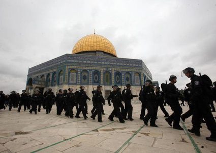 23 اقتحاما للأقصى وإغلاق الإبراهيمي 5 أيام الشهر المنصرم