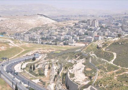 الرويضي: القطار الهوائي مخطط لتشويه للمشهد التاريخي بالقدس