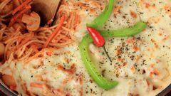 سباغيتي البيتزا