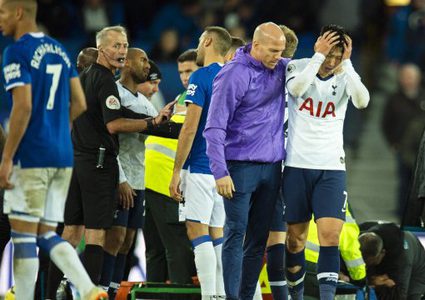 هيونغ مين سون يكسر قدم أندريه غوميز