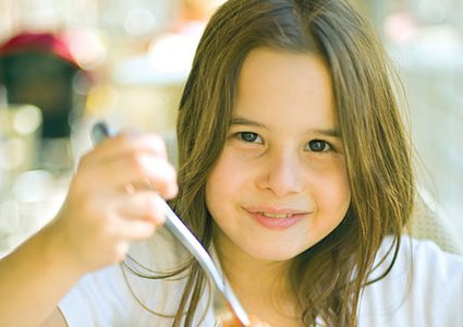 نصائح لتحقيق أقصى استفادة من عشق طفلك للمعكرونة