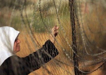 الاحتلال يعتقل والدة الأسير وسام حنون