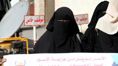 وقفة تضامنية مع الأسيرة الأردنية هبة اللبدي، المحتجزة حالياً في سجون الاحتلال الإسرائيلي، أمام مكتب الصليب الأحمر في مدينة غزة.