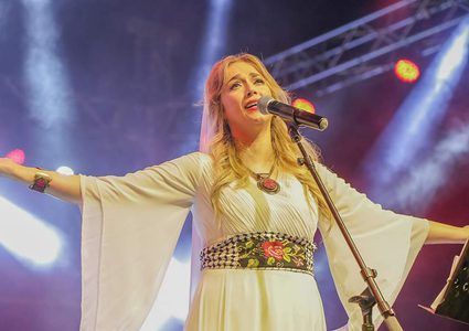 كروان الشرق وحارسة التراث الفلسطيني العريق "دلال أبو آمنة"