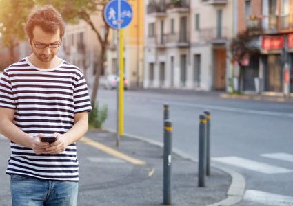 استخدام الهاتف الجوال لـ5 ساعات مسبب للسمنة!