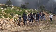 إصابات بالاختناق خلال اقتحام الاحتلال قرية كفر نعمة