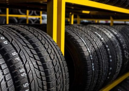 اغلاق جميع شركات الإطارات احتجاجًا على منع الاحتلال ادخالها لغزة