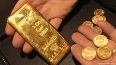 روسيا.. القبض على سيدة في حذائها حوالي كيلوغرامين من الذهب !