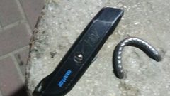 الاحتلال يعتقل مواطنا بزعم حيازته آلة حادة