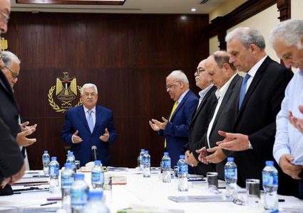 "التنفيذية" تؤيد الانتخابات وتدعم توجهات الرئيس عباس