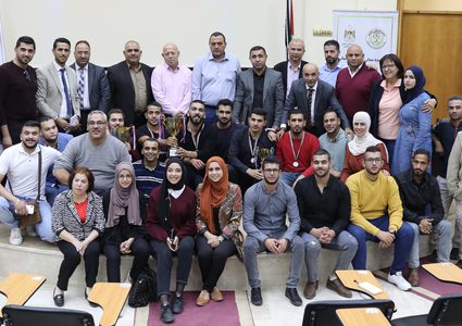 النجاح تنظم بطولة المناظرة الشعرية بين الجامعات