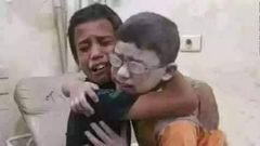 الأخوان السوريان حمزة وقيس
هذا الطفل ظنَّ أنَّ أخاه قد مات ثمَّ وجده وكان هذا اللقاء