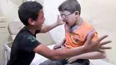 الأخوان السوريان حمزة وقيس

هذا الطفل ظنَّ أنَّ أخاه قد مات ثمَّ وجده وكان هذا اللقاء