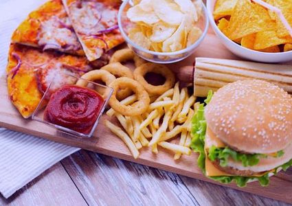 دراسة: الوجبات السريعة تؤدي لتصلب الشرايين بسرعة كبيرة